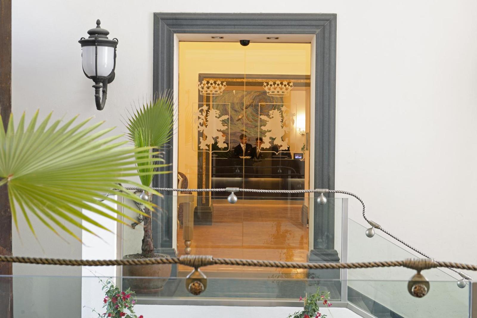 Palazzo Caracciolo Naples